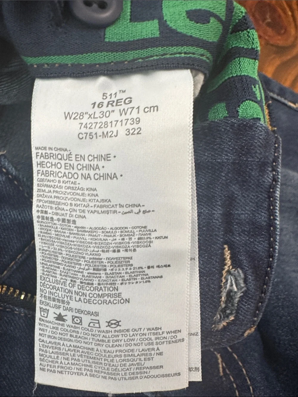 Boys 511 16 regular. 28x30 Levi's Indigo Relaxed Fit Jeans